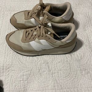 New Balance Women's Sneakers - Beige and White